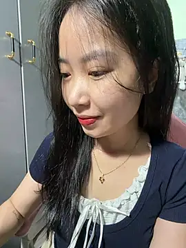 Snapshot of Linne6789 chatting on May 28, 2026, 2:01 pm Linne6789 online show from May 28, 2026, 2:01 pm