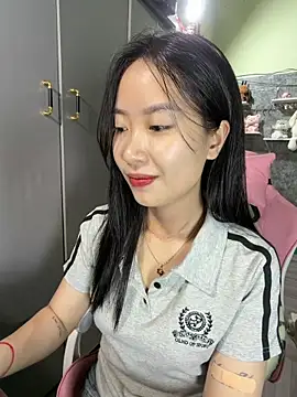 Linne6789 online show from April 29, 2026, 5:06 pm