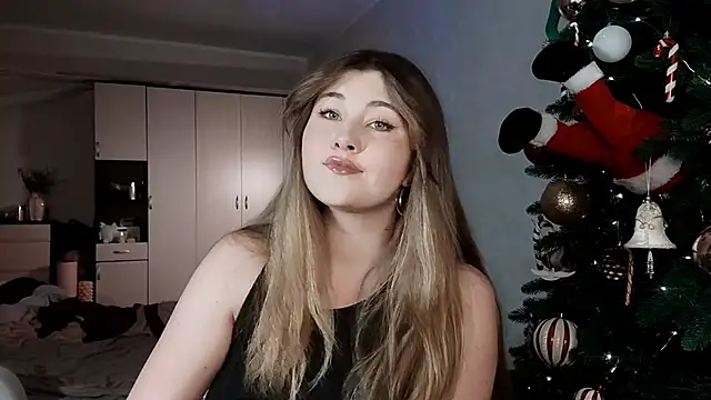 LilyBlum online show from February 4, 2026, 8:48 pm