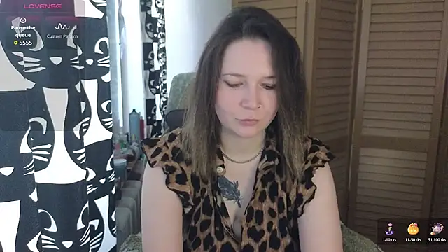 Snapshot of Ozalin_ chatting on June 19, 2026, 1:28 pm Ozalin online show from June 19, 2026, 1:28 pm