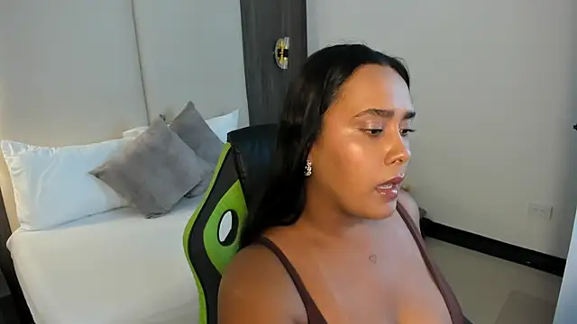 Snapshot of sophia_solerr chatting on April 14, 2026, 2:16 am sophia solerr online show from April 14, 2026, 2:16 am