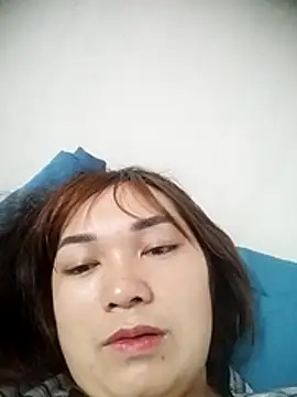Snapshot of cute-hiphop chatting on June 18, 2026, 5:06 am cute-hiphop online show from June 18, 2026, 5:06 am