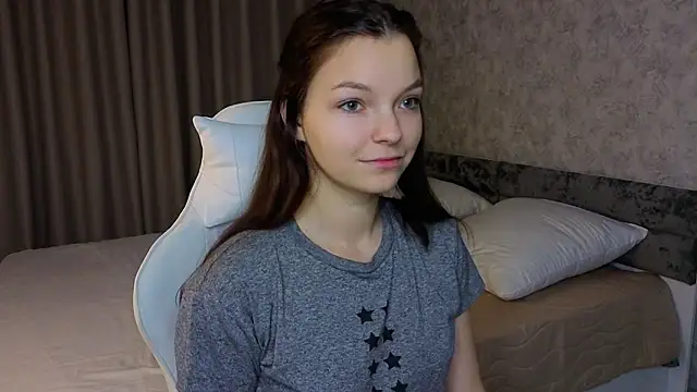 Snapshot of ElizaPizza chatting on May 11, 2026, 7:33 pm ElizaPizza online show from May 11, 2026, 7:33 pm