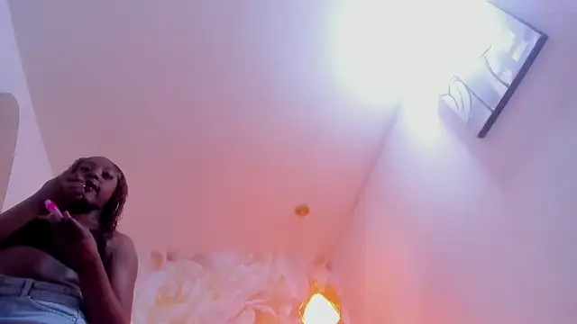 nylaroyale cr online show from February 8, 2026, 7:44 pm