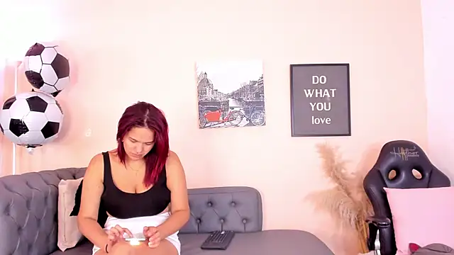 victoriazans online show from July 16, 2026, 12:24 pm