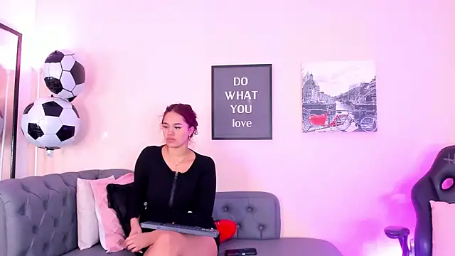 victoriazans online show from June 26, 2026, 12:22 pm