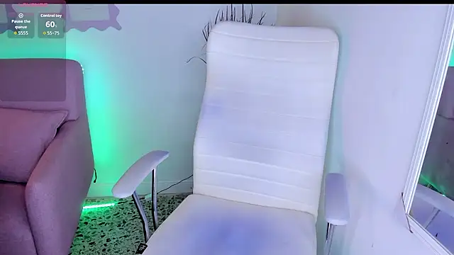 miaa queen  online show from February 3, 2026, 6:46 pm