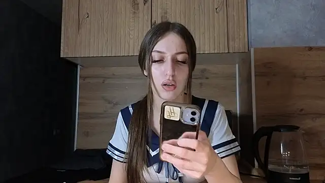 CutieWorm online show from March 21, 2026, 9:58 am