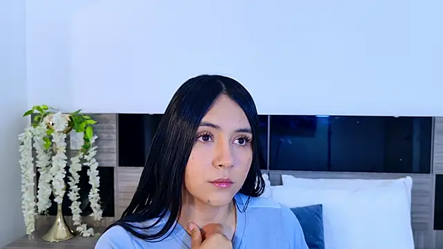 Snapshot of AlisonLamer chatting on March 11, 2026, 12:10 pm AlisonLamer online show from March 11, 2026, 12:10 pm