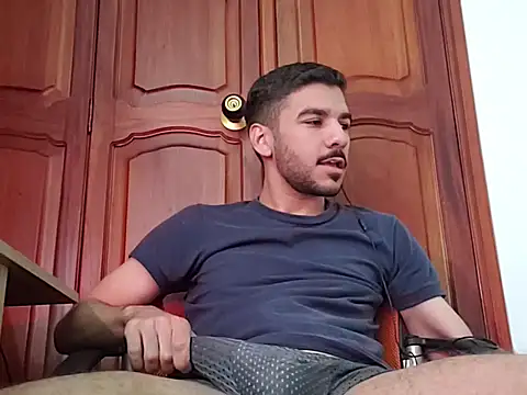 Snapshot of _s33bas chatting on March 10, 2026, 12:42 pm s33bas online show from March 10, 2026, 12:42 pm