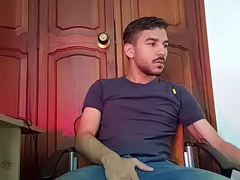 Snapshot of _s33bas chatting on April 14, 2026, 2:44 pm s33bas online show from April 14, 2026, 2:44 pm