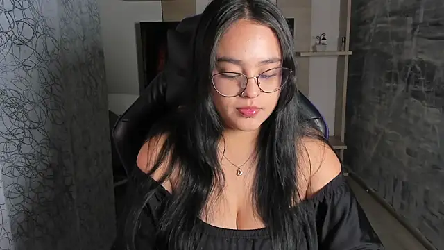 NatashaJenson online show from February 4, 2026, 12:44 pm