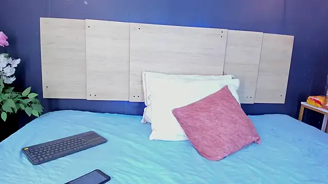 Snapshot of GrettaRouse chatting on July 27, 2026, 8:49 pm GrettaRouse online show from July 27, 2026, 8:49 pm