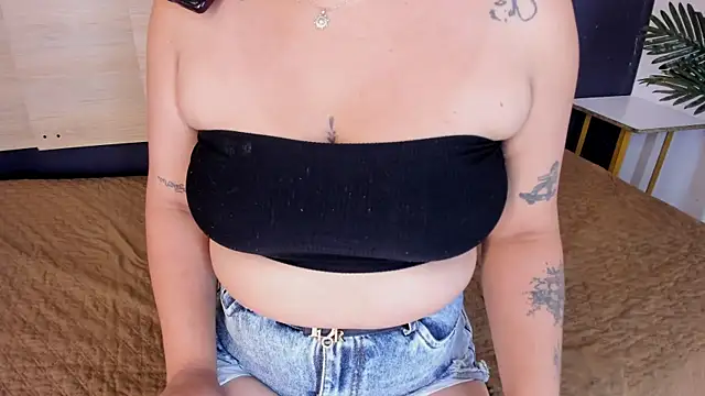Snapshot of GrettaRouse chatting on July 19, 2026, 8:38 pm GrettaRouse online show from July 19, 2026, 8:38 pm