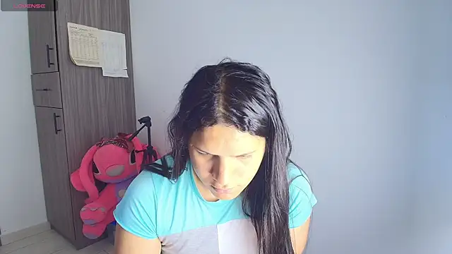Snapshot of alys_love chatting on April 14, 2026, 1:49 pm alys love online show from April 14, 2026, 1:49 pm