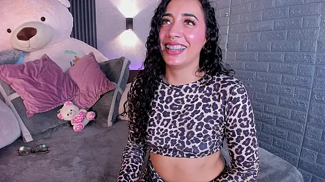 Snapshot of Magic_ivone chatting on March 21, 2026, 11:58 am Magic ivone online show from March 21, 2026, 11:58 am