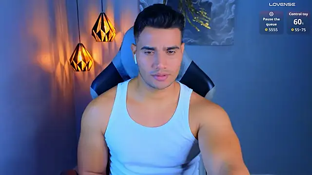 AndresRodriguez1 online show from May 1, 2026, 2:38 am