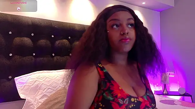 Aitana Oliveira online show from February 17, 2026, 7:44 pm