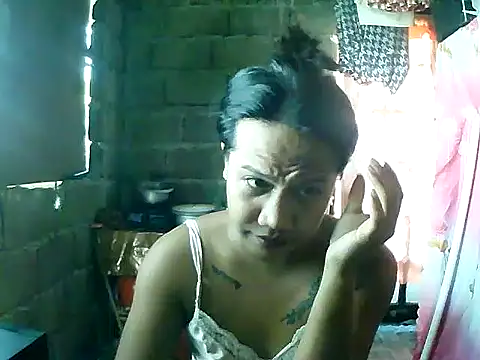 Snapshot of Queen-barbie chatting on June 7, 2026, 2:17 am Queen-barbie online show from June 7, 2026, 2:17 am