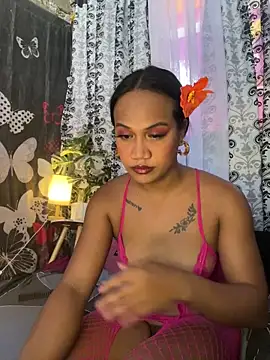 Snapshot of Queen-barbie chatting on May 19, 2026, 5:03 am Queen-barbie online show from May 19, 2026, 5:03 am
