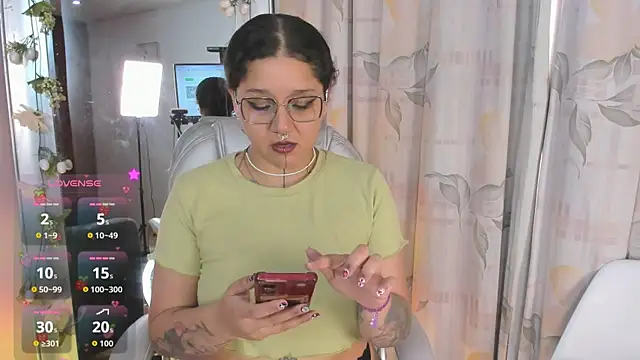 Snapshot of Sylvara_bx chatting on July 11, 2026, 12:27 pm Sylvara bx online show from July 11, 2026, 12:27 pm