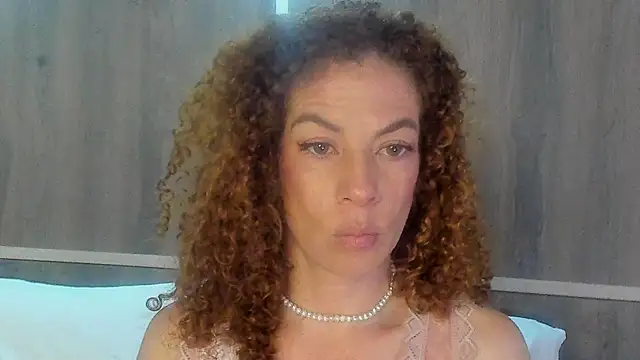 Snapshot of Brynaa chatting on May 29, 2026, 5:24 am Brynaa online show from May 29, 2026, 5:24 am