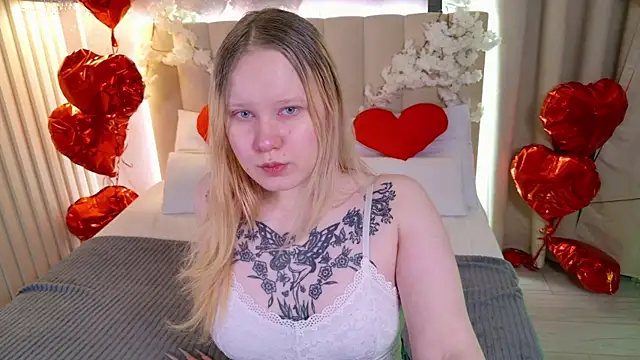 AnnieVibe online show from February 10, 2026, 5:34 pm