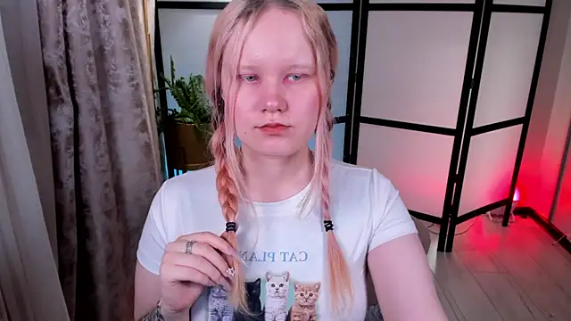 AnnieVibe online show from April 30, 2026, 5:42 pm