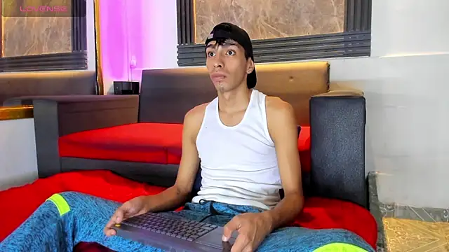Snapshot of biig_boy chatting on May 8, 2026, 7:17 pm biig boy online show from May 8, 2026, 7:17 pm
