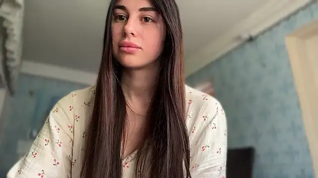 Snapshot of LiluMartiznir chatting on May 20, 2026, 8:11 am LiluMartiznir online show from May 20, 2026, 8:11 am