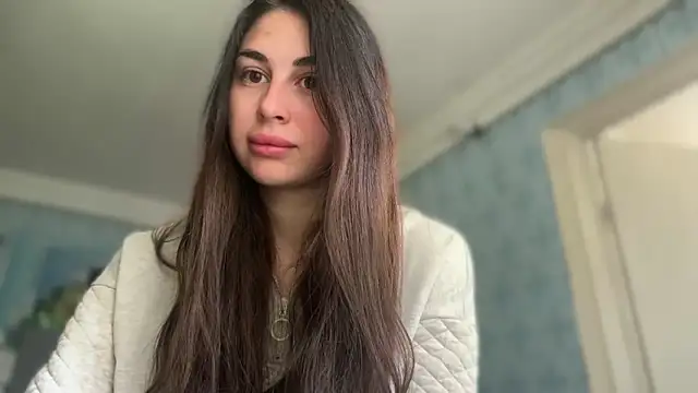 LiluMartiznir online show from May 4, 2026, 7:44 am