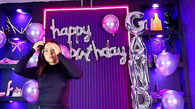 Candyqueen bdsm  online show from May 5, 2026, 8:34 pm