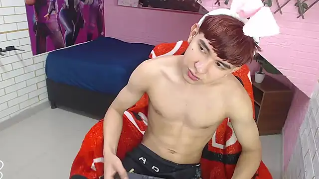 massimoferrera303av online show from March 17, 2026, 9:29 pm