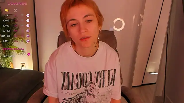 Snapshot of AutumnWhisper chatting on February 12, 2026, 9:03 pm AutumnWhisper online show from February 12, 2026, 9:03 pm