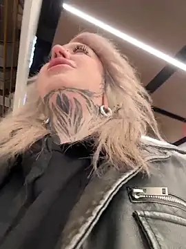 Snapshot of Chiibi chatting on March 5, 2026, 11:51 am Chiibi online show from March 5, 2026, 11:51 am