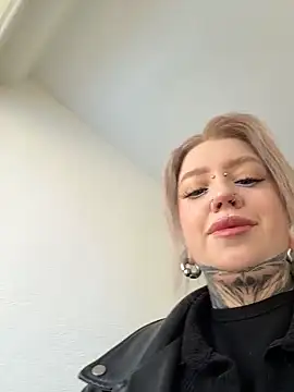 Snapshot of Chiibi chatting on March 6, 2026, 10:21 am Chiibi online show from March 6, 2026, 10:21 am