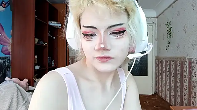 KathernSaulters online show from March 12, 2026, 8:18 am