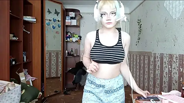 KathernSaulters online show from March 3, 2026, 7:37 am