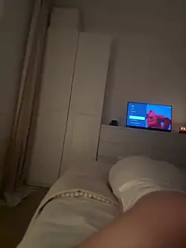 linamuse20 online show from February 1, 2026, 8:40 pm