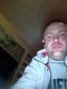 suqooo online show from April 3, 2026, 3:35 am