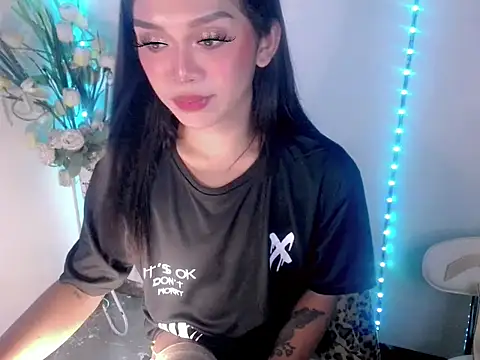 Snapshot of Darkness_Angel chatting on June 25, 2026, 5:12 am Darkness Angel online show from June 25, 2026, 5:12 am