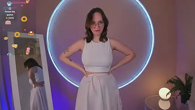 Snapshot of Crystal_lovley chatting on March 4, 2026, 9:44 pm Crystal lovley online show from March 4, 2026, 9:44 pm