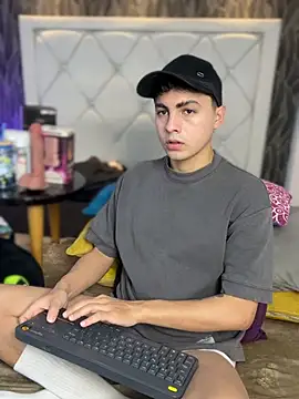 Samu Hott online show from February 12, 2026, 8:19 pm