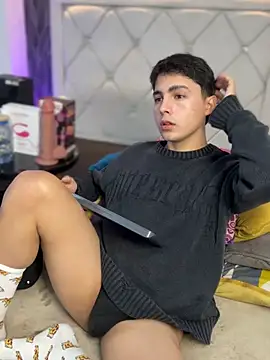 Samu Hott online show from February 19, 2026, 8:06 pm