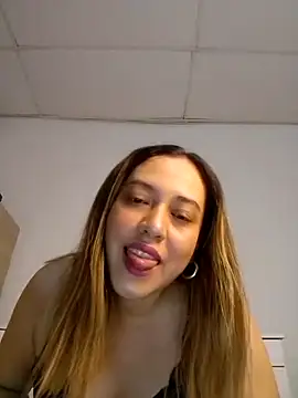Snapshot of risitos23 chatting on July 17, 2026, 3:26 am risitos23 online show from July 17, 2026, 3:26 am