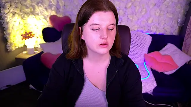 KristiFoxy online show from April 28, 2026, 1:48 pm