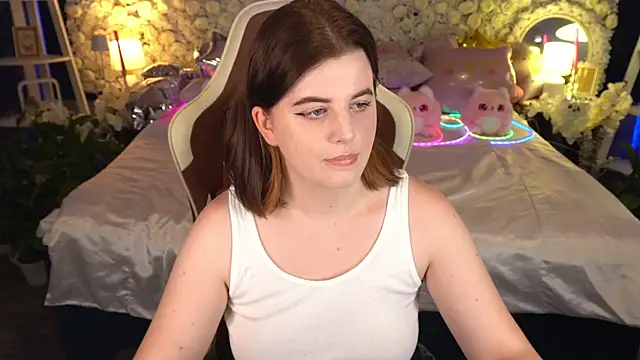 Snapshot of KristiFoxy chatting on May 20, 2026, 12:24 pm KristiFoxy online show from May 20, 2026, 12:24 pm