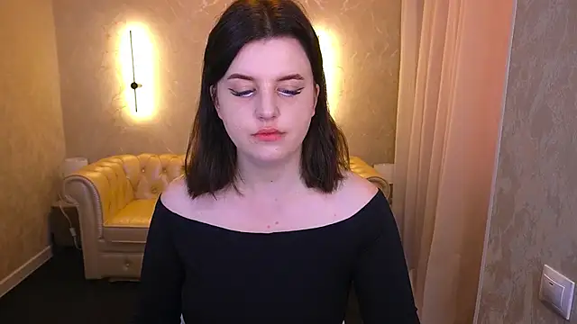 Snapshot of KristiFoxy chatting on July 13, 2026, 5:18 am KristiFoxy online show from July 13, 2026, 5:18 am