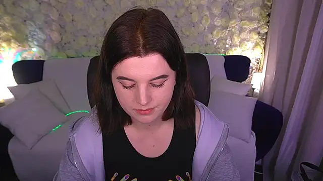 Snapshot of KristiFoxy chatting on May 29, 2026, 6:47 pm KristiFoxy online show from May 29, 2026, 6:47 pm
