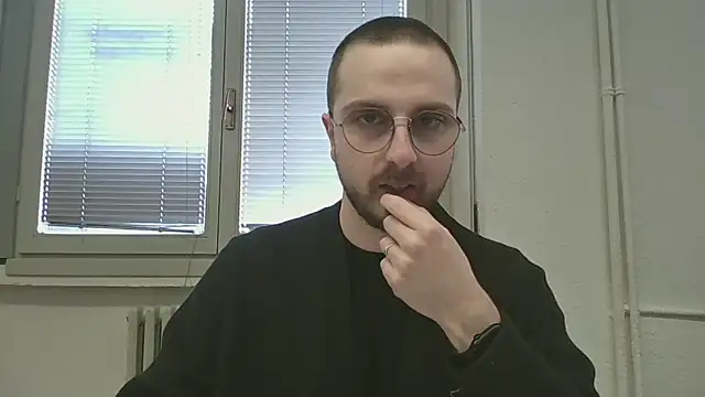 Snapshot of ItalianAlex chatting on March 23, 2026, 1:55 pm ItalianAlex online show from March 23, 2026, 1:55 pm